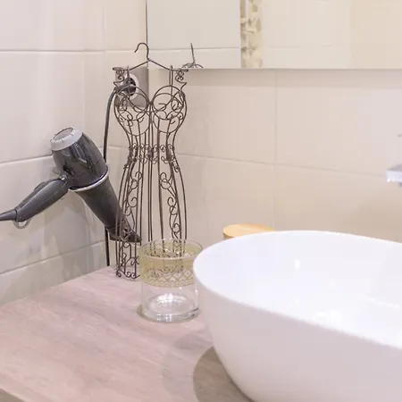 46 Frishman Boutique Place Victor Hugo Appartement